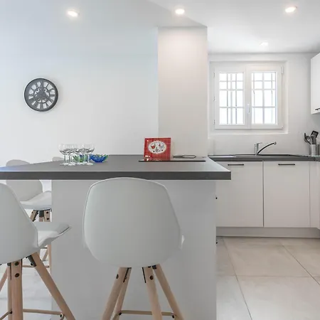 شقة Beau 40m² Proche Du Centre Saint-Raphaël